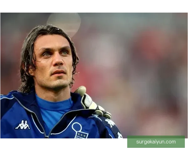 马尔蒂尼防守站位解析：他如何打造足球场上的坚实屏障表现稳健