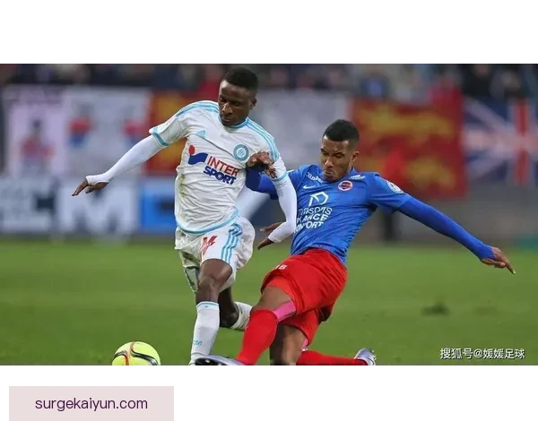 沙勒罗瓦中路渗透表现稳健，球队战术渐显成效